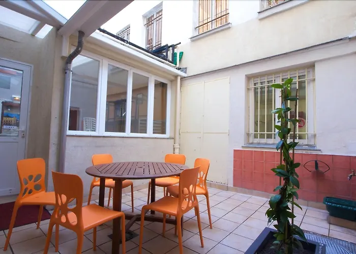 Internationale Des JeunesHotel Pas Cher Paris